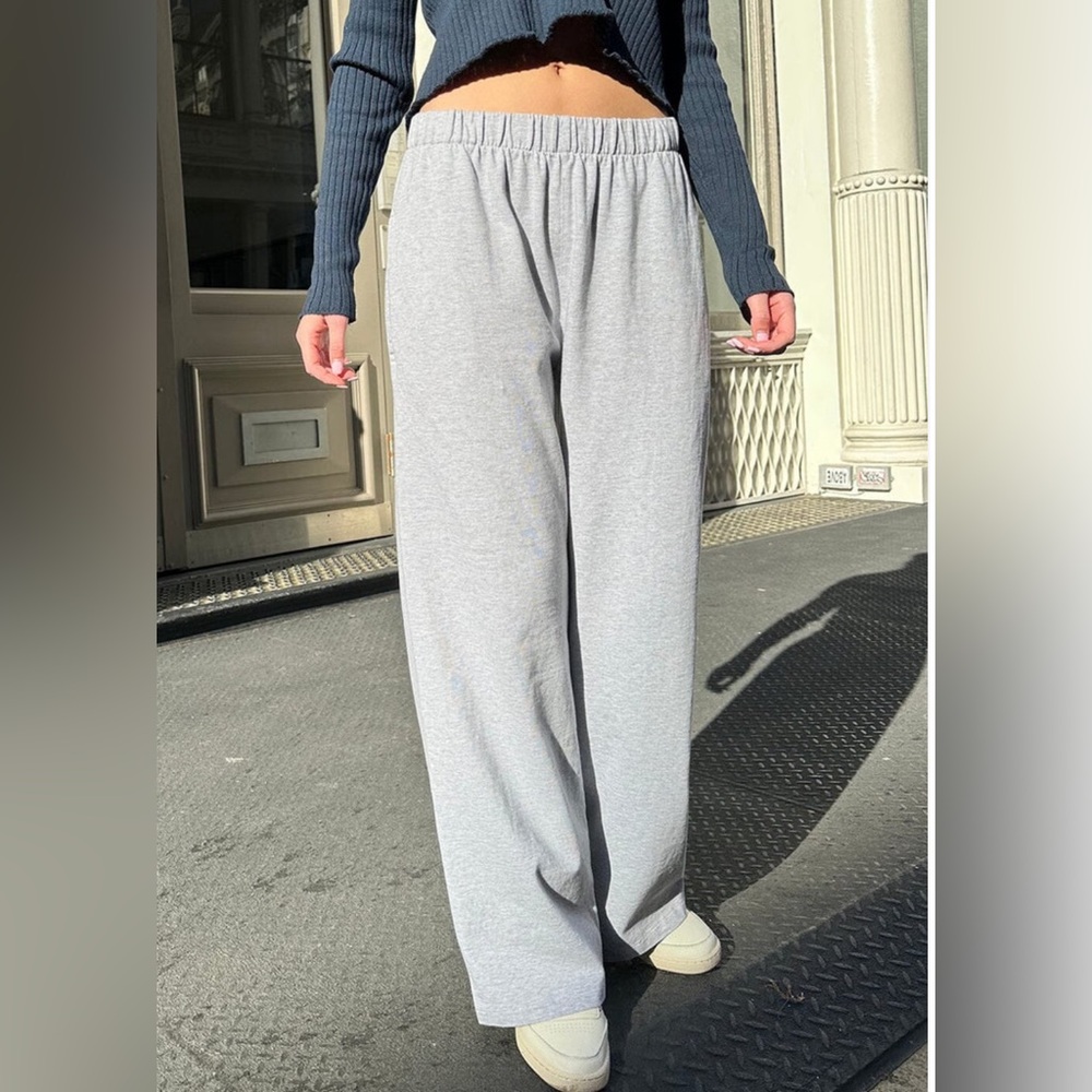 NWT - Brandy Melville Anastasia sweatpants